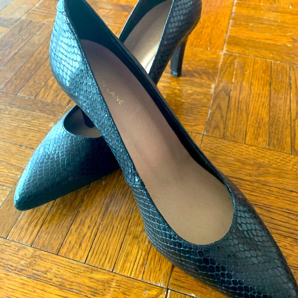 Black Leather Snake Skin Pump Heel